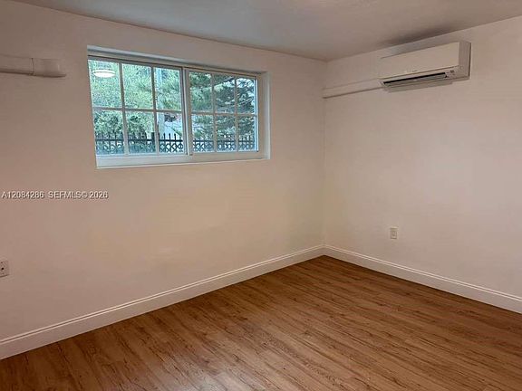 4th image of 160 NE 55th St APT 3