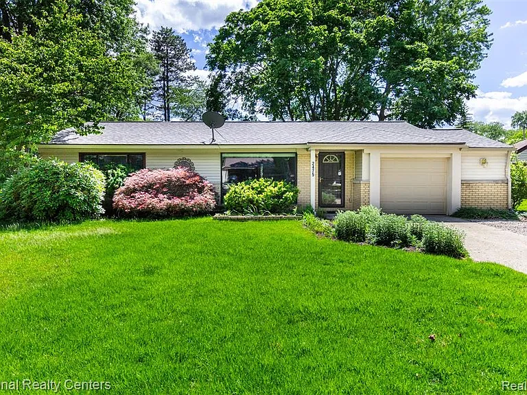 2475 Lafay Dr — Photo 1