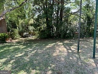 4th image of 2690 Rockdale Dr