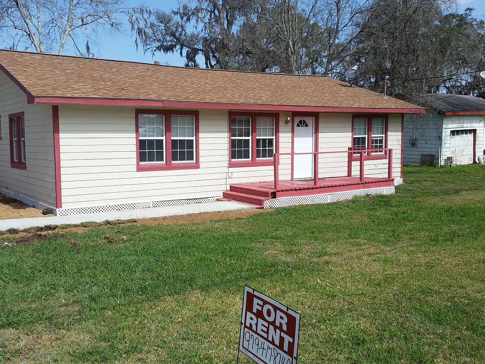 1st image of 120 Walnut Dr