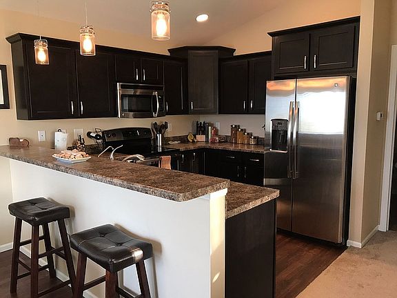 5th image of 467 Cameron Way