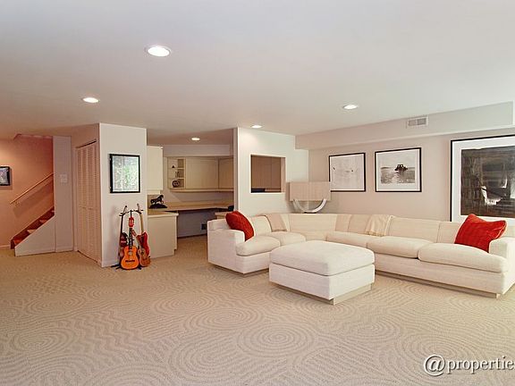 996|=|Family Room