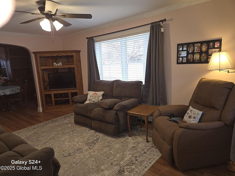 4th image of 25 Highland Avenue