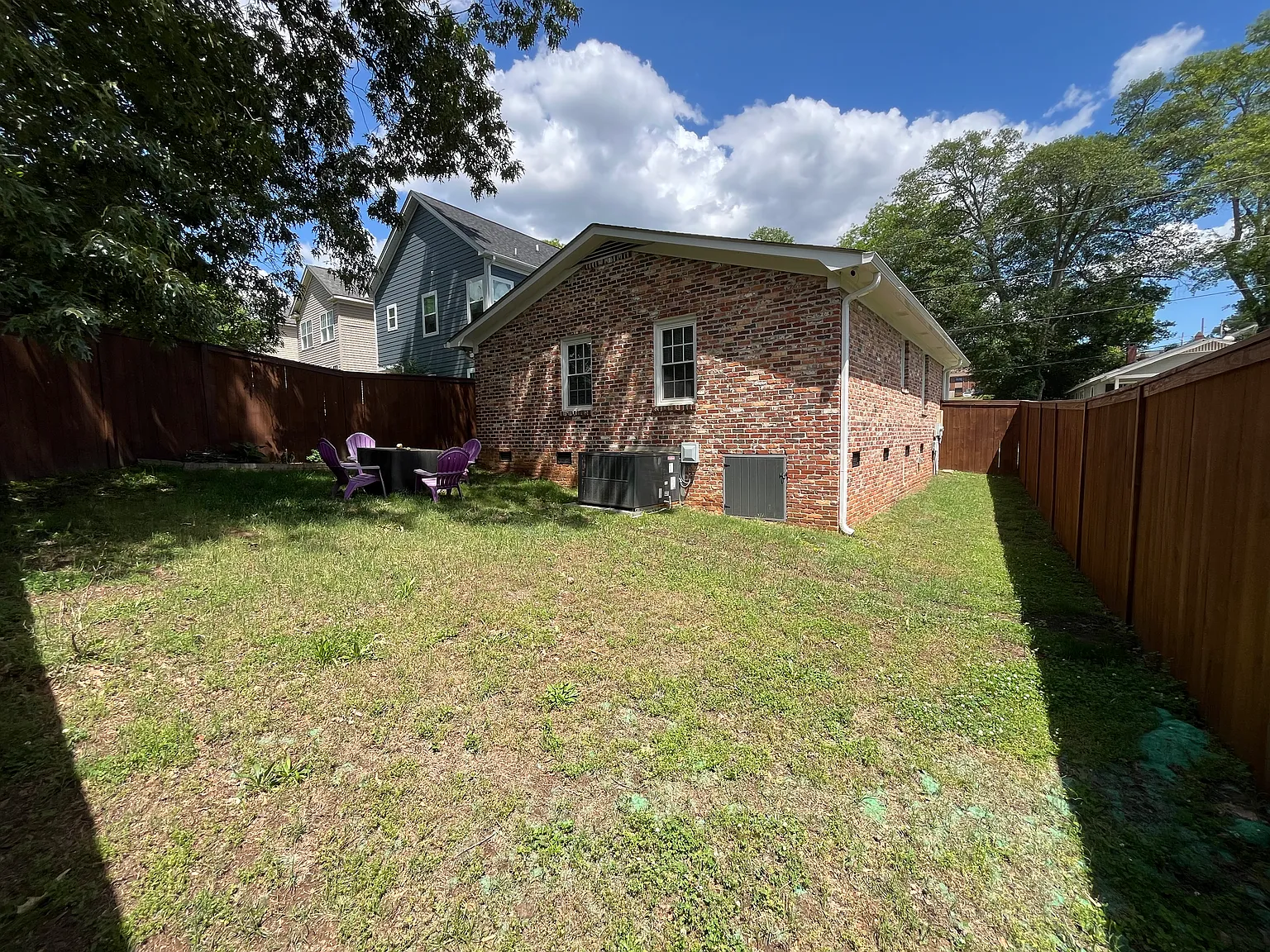 3 bed, 1043 sqft, $2,650 — Photo 2