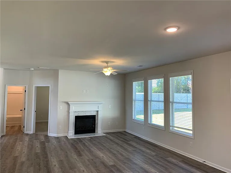 497 Fox Creek Dr — Photo 12