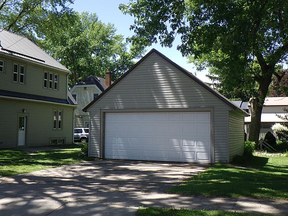 2nd image of 50 Pearl St