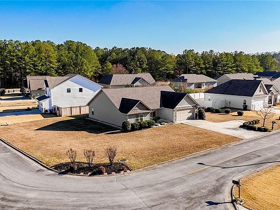 3rd image of 111 Koufax Dr SW