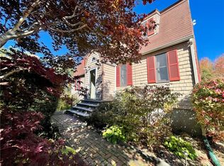 963 Seven Mile Rd, Cranston, RI 02921