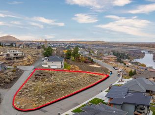 1055 Allenwhite Dr, Richland, WA 99352
