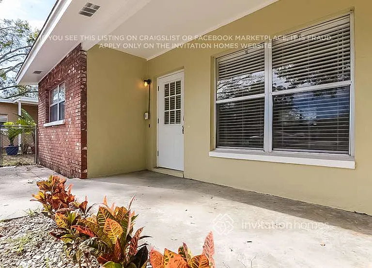 2160 Riviera Dr — Photo 4
