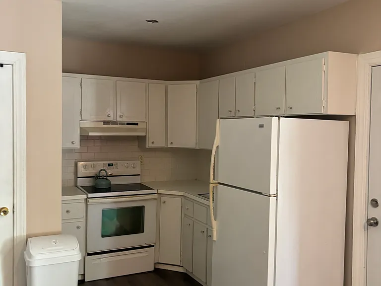 64 Burr St — Photo 1