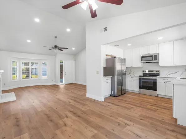 7400 Martignetti Ct, Sacramento, CA 95842