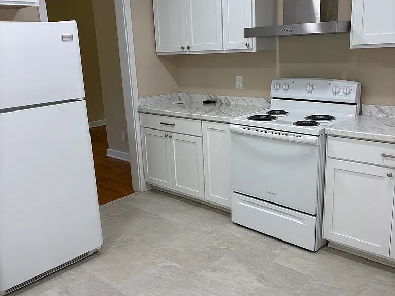2540 University Ave — Photo 12