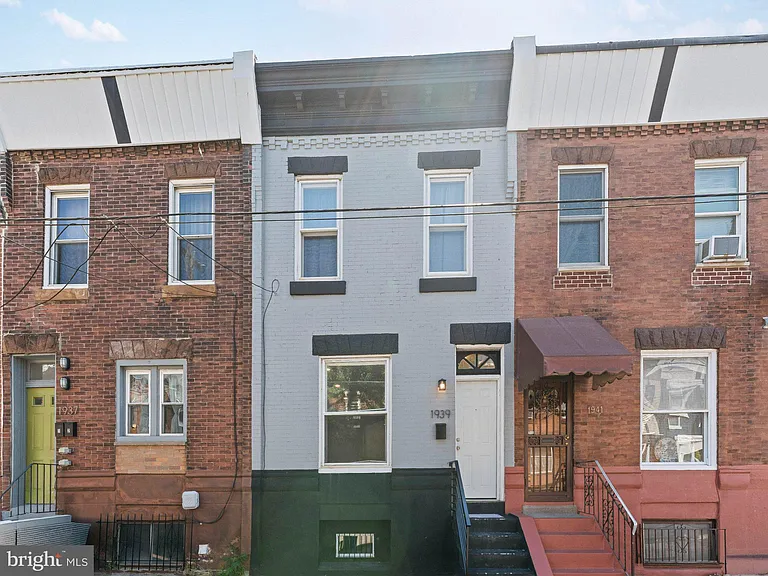 1939 S 23rd St — Photo 1