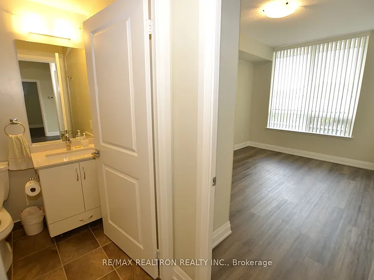 75 N Park Rd #302 — Photo 24