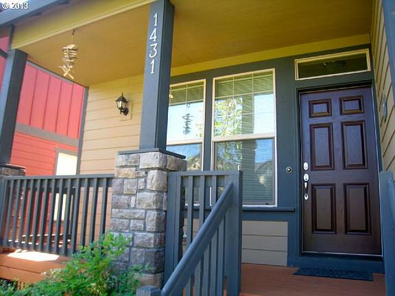 2nd image of 1431 NE Lockheart Ln