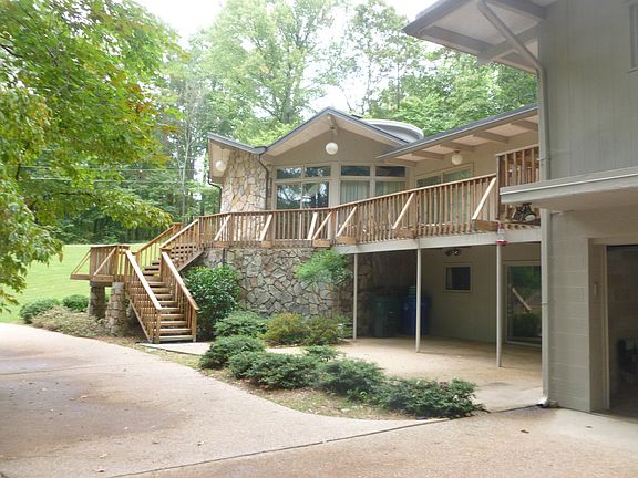 5th image of 1922 Wisteria Dr