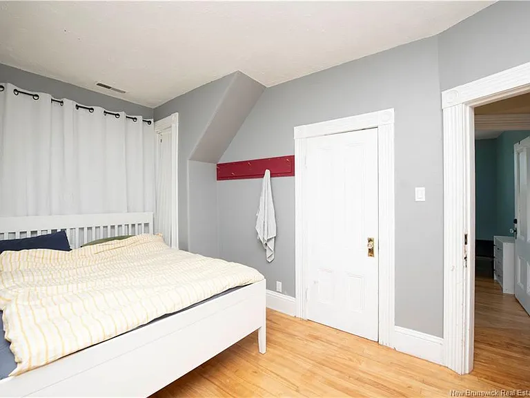 15 Allison Ave — Photo 26