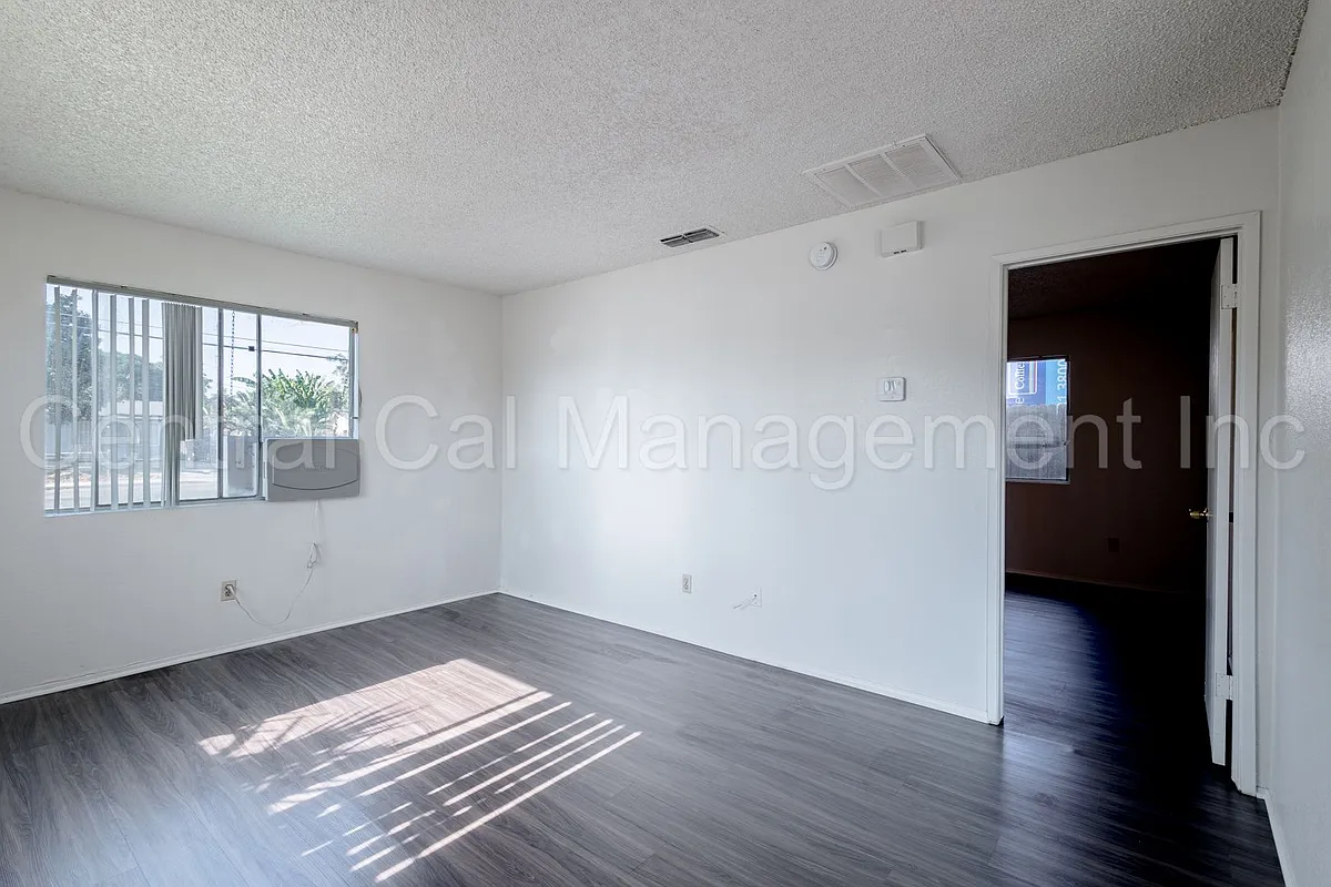 Building Photo - 502 Beardsley Avenue