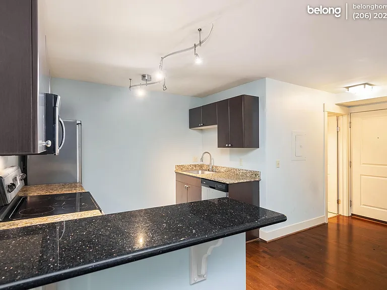 120 NW 39th St #202 — Photo 8
