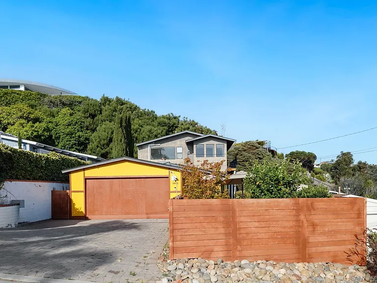 5643 Linda Rosa Ave — Photo 10