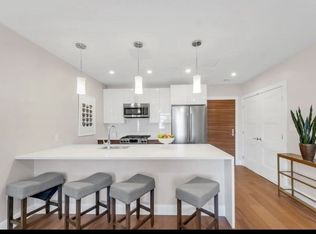 425 Lagrange St Unit 110, West Roxbury, MA 02132