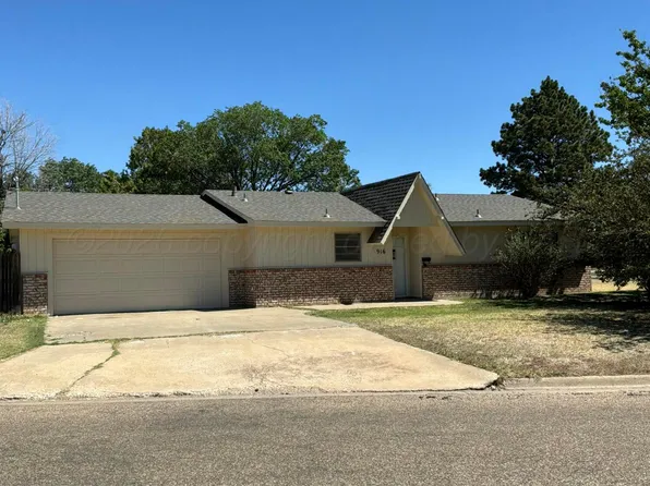 916 E 10th St, Dumas, TX 79029