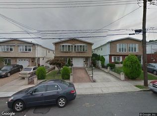 70 Amber St, Staten Island, NY 10306