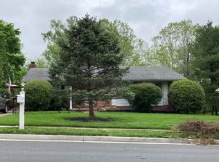110 Governors Dr SW, Leesburg, VA 20175