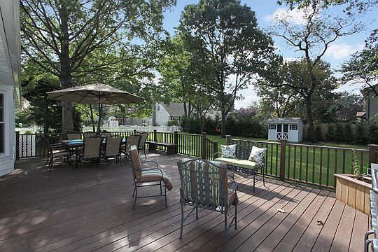 3rd image of 6 Sunset Ln