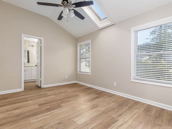 3rd image of 208 Mountain Creek Dr NW