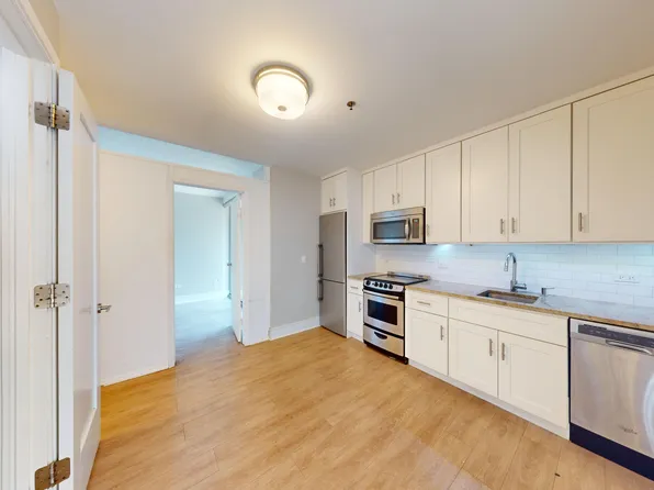 237 East 34th Street image 4 of 29