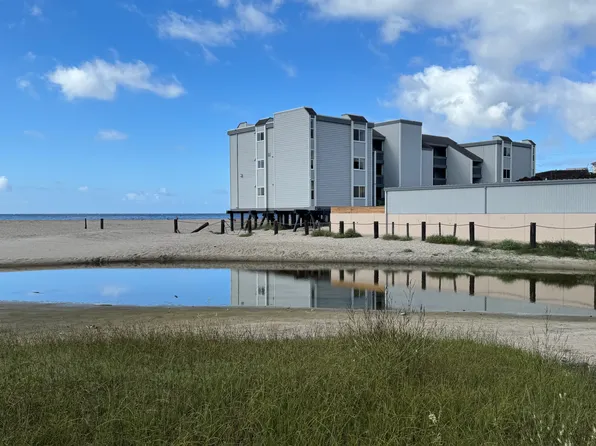 22130 E Cliff Dr APT 1B, Santa Cruz, CA 95062