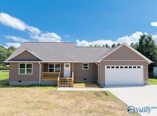 298 Christopher Dr, Rainsville, AL 35986