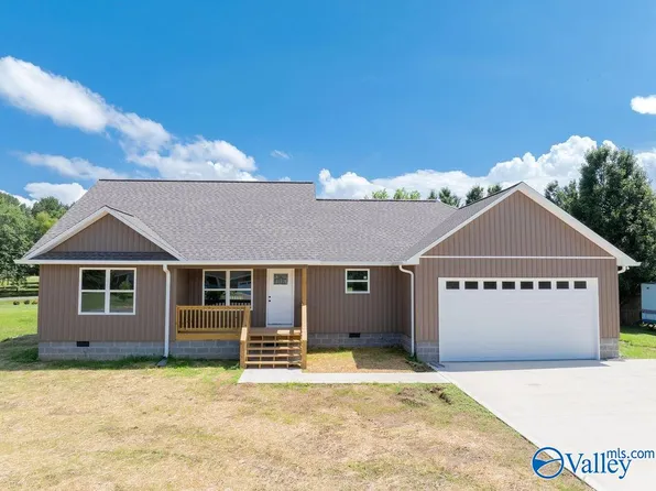 298 Christopher Dr, Rainsville, AL 35986