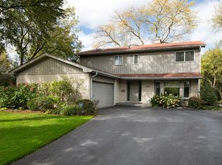 1052 Edgebrook Ln, Glencoe, IL 60022