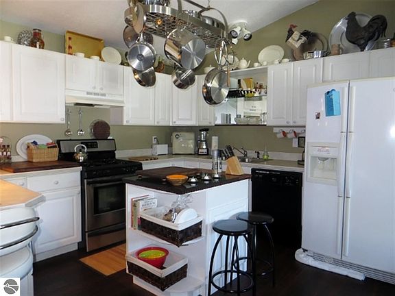 4th image of 1021 E Lincoln St APT 1