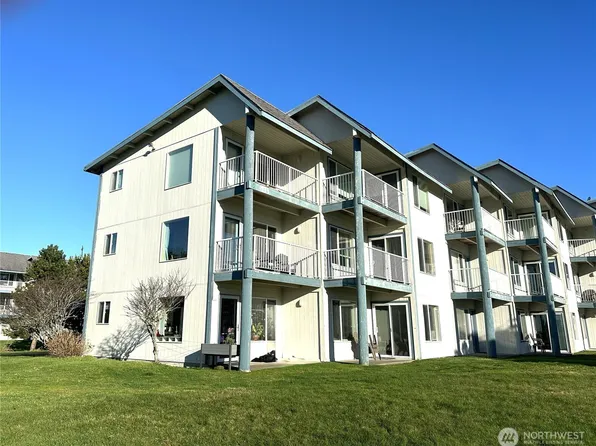 210 26th St NW #313, Long Beach, WA 98631