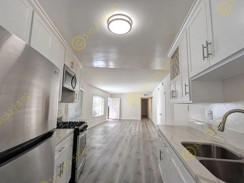 1824 Barry Ave #2
