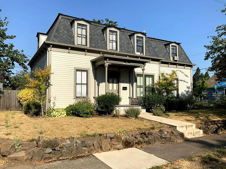 1006 W 12th Aly