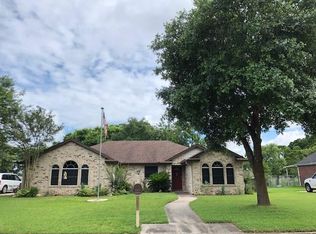 122 Wild Phlox Dr, Bellville, TX 77418