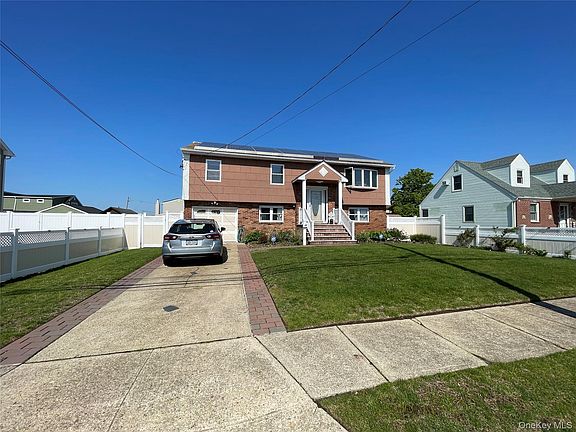 2nd image of 84 Surf Road