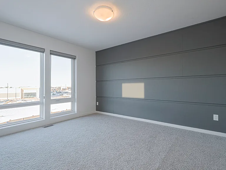 1704 Keene Cres SW — Photo 20