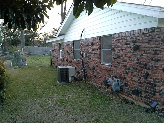 3rd image of 220 Turtle Creek Dr