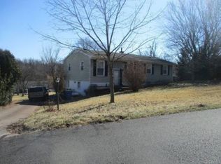 30 York Hill Rd, Etters, PA 17319