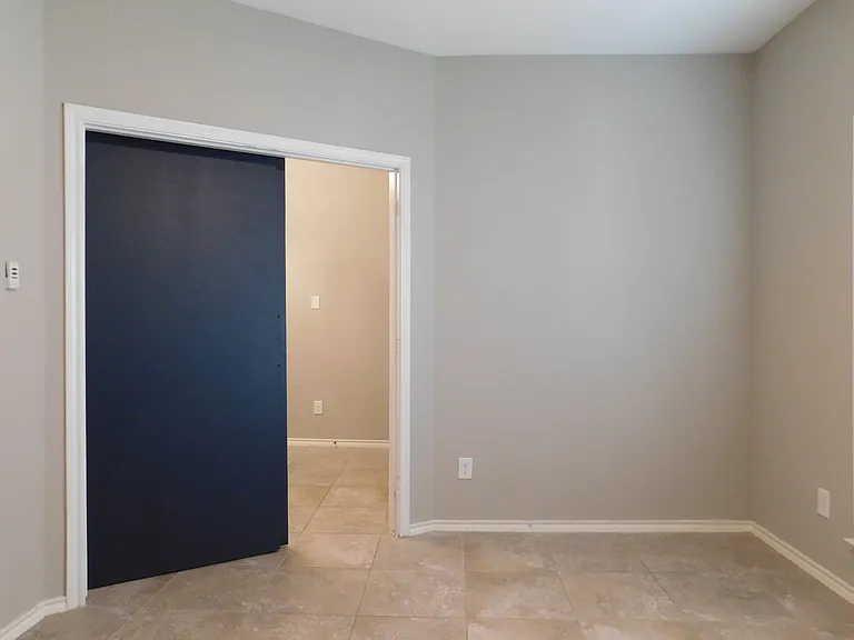 2401 Windhaven Dr — Photo 6