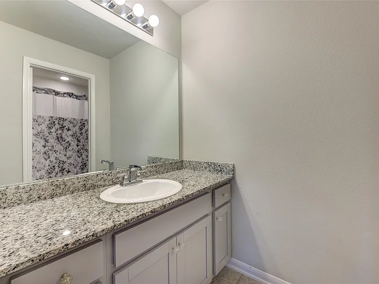 2727 Camellia Ave — Photo 34