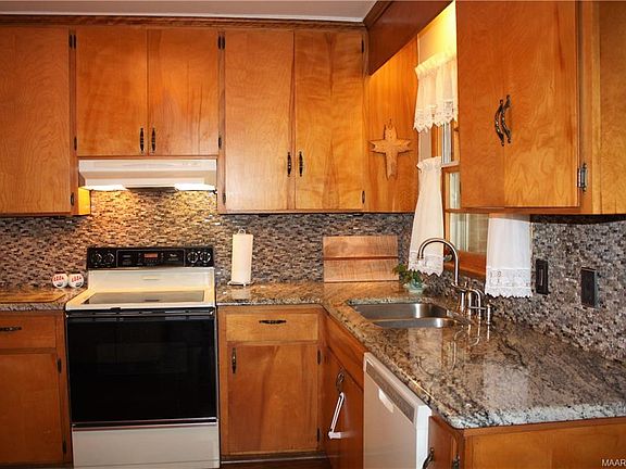 5th image of 967 Green Forest Dr