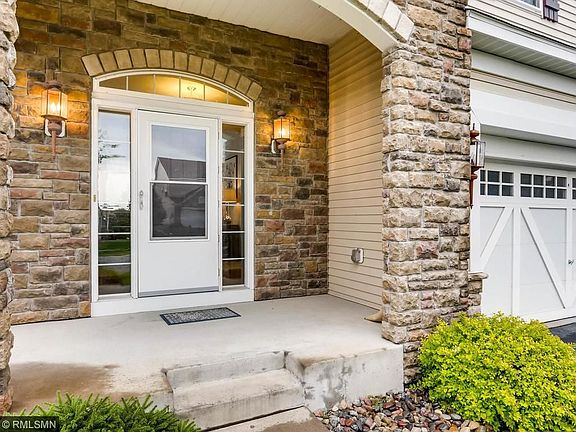 2nd image of 2353 Woodcrest Dr