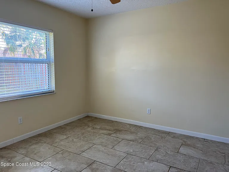 1911 Talloak Rd — Photo 13